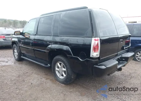 2000 Cadillac Escalade Standard z USA, uszkodzony, nr VIN 1GYEK13R9YR135138